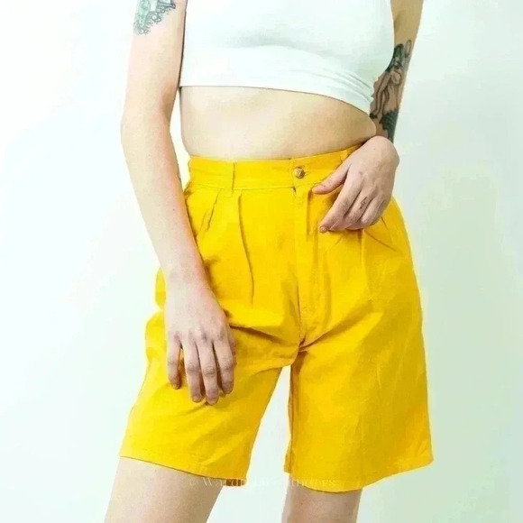 Vintage 80s Duckhead High Rise Mom Pleated Yellow Shorts - Picture 2 of 10